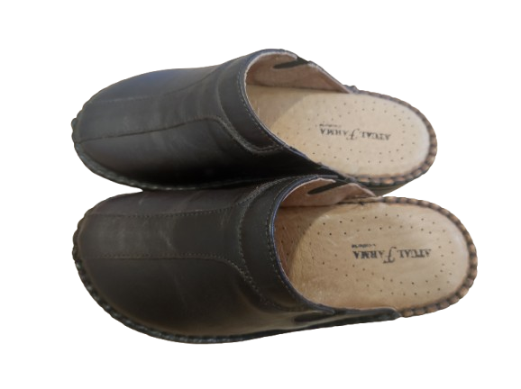 AtualConforto Chinelo em Pele Castanho