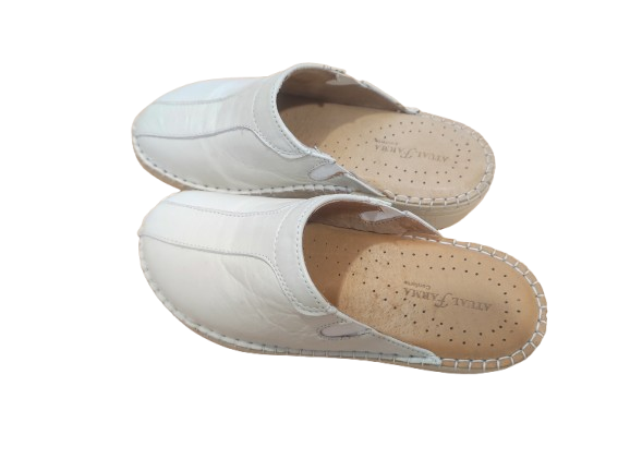 AtualConforto Chinelo em Pele Branco