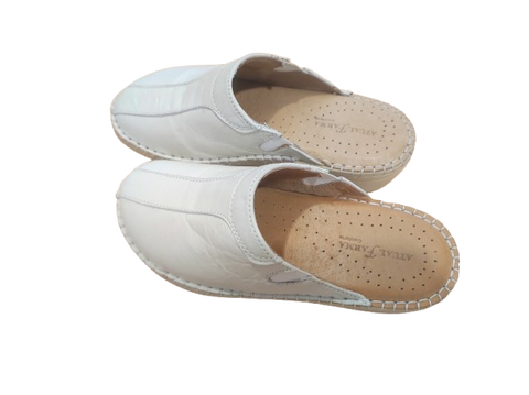 AtualConforto Chinelo em Pele Branco