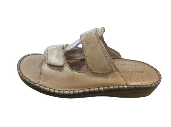 Atualconforto Chinelo em Pele  Camel Aberto