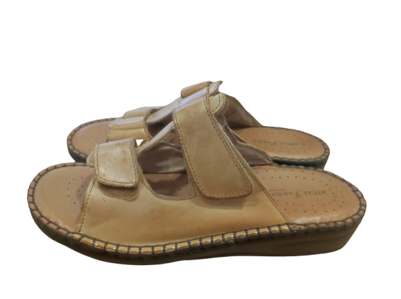 Atualconforto Chinelo em Pele  Camel Aberto