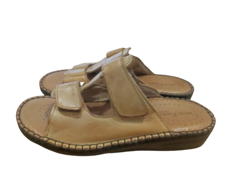 Atualconforto Chinelo em Pele  Camel Aberto